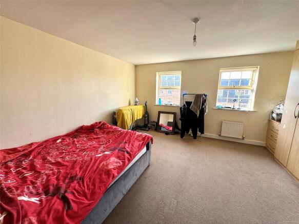 5 bed Town House for sale Image 6