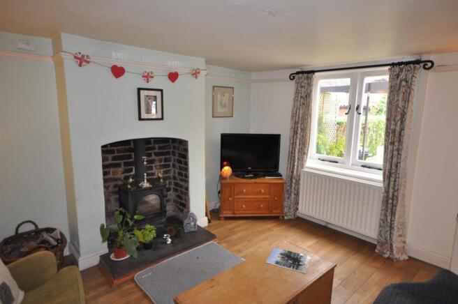 FURTHER VIEW OF THE SITTING ROOM