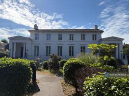 4, 119 Westmoreland Lodge, Norwood Road, London SE24 9AE
