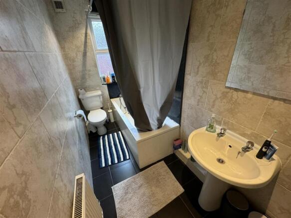 4 bed Terraced to rent Image 10