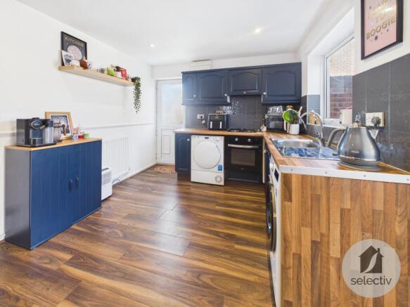 3 bed Semi-Detached for sale Image 6