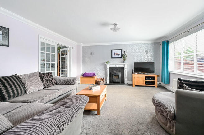 50 Frogmore Rd (9...