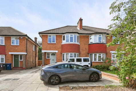 Vyner Road, London, W3 7