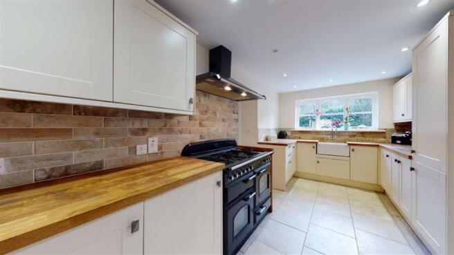 Kitchen/ Breakfast Room