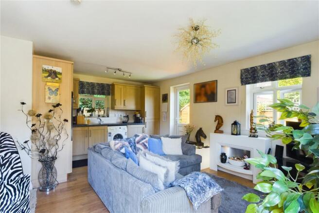 Living / Kitchen Ope