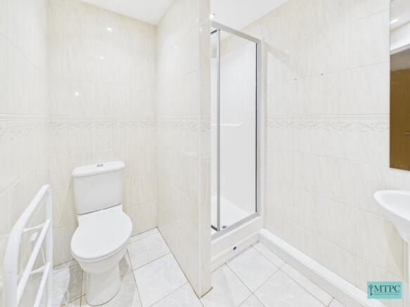 2 bed Flat to rent Image 8
