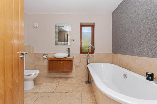 5 bed Village House for sale Image 12