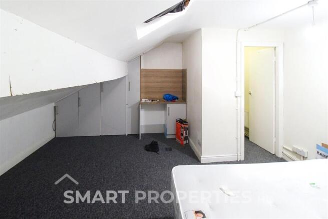 3 bed Terraced to rent Image 9