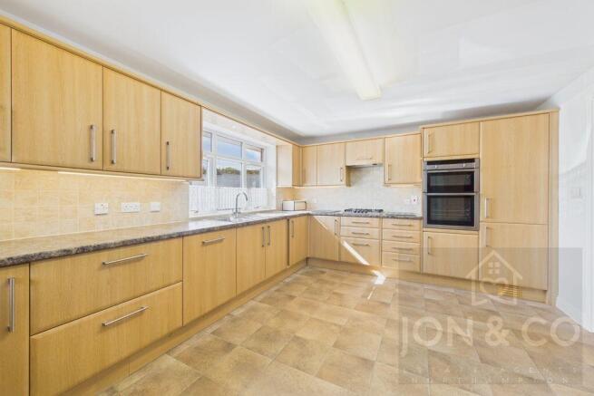 Watersmeet | Rushmere | NN1 photo 4