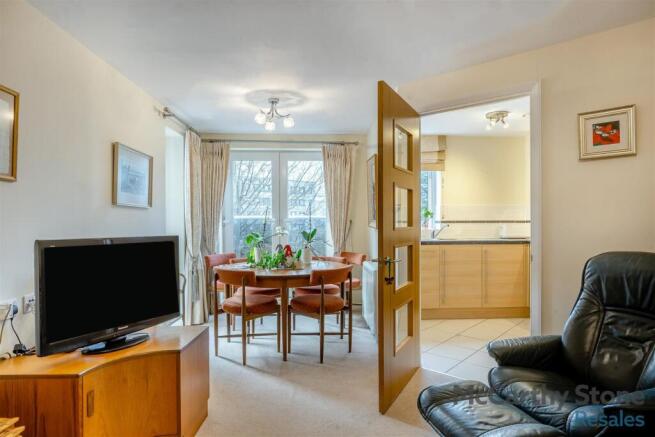 8636147-interior05.jpg