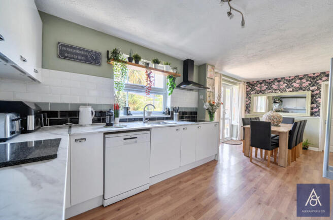 Kitchen/Dining Room