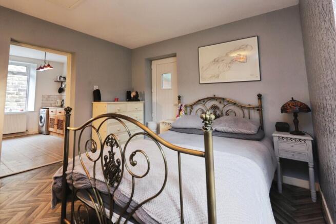 3 bed Terraced for sale Image 8