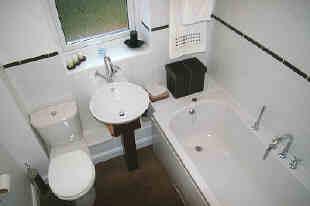 BATHROOM / W.C.
