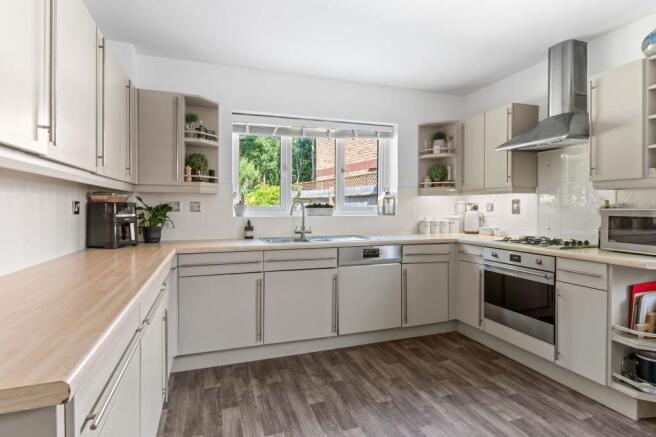Lords Avenue, Bishop's Stortford, CM23 photo 4