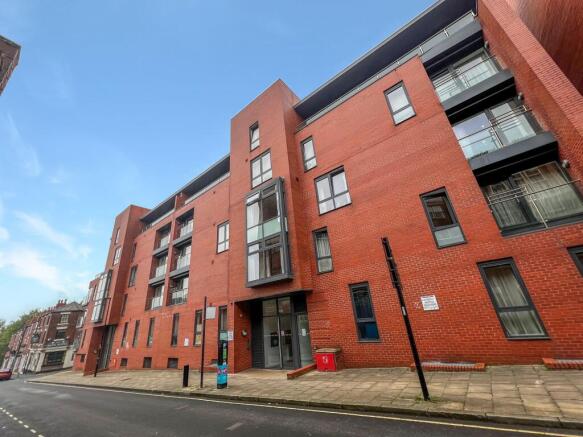 1 bed Apartment to rent Image 9
