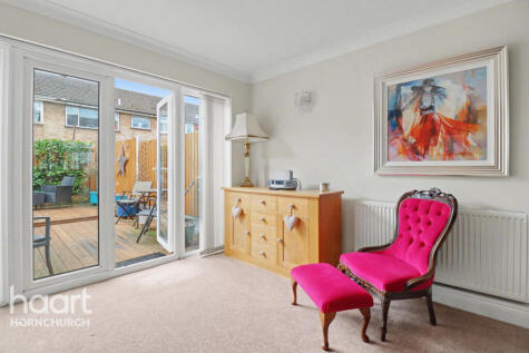 Tangmere Crescent, Hornchurch