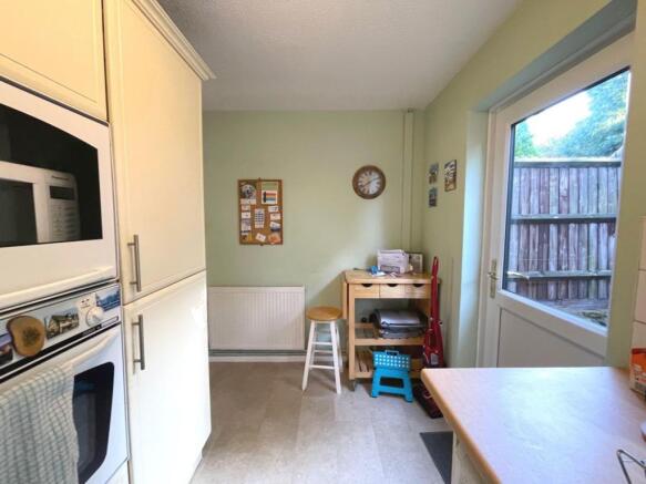 KITCHEN / DINING ROOM