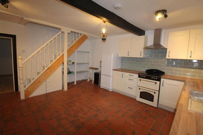 Kitchen 2.jpg