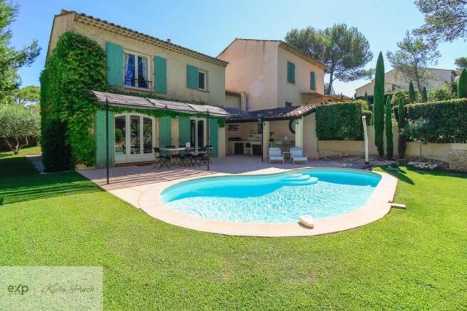 Domaine de golf du Pont Royal, Maison, piscine, te