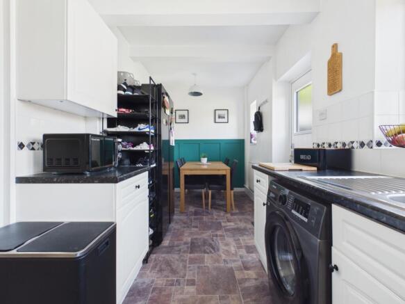 2 bed Semi-Detached for sale Image 8