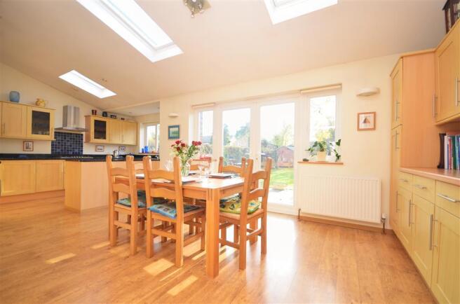 Kitchen / Dining Area