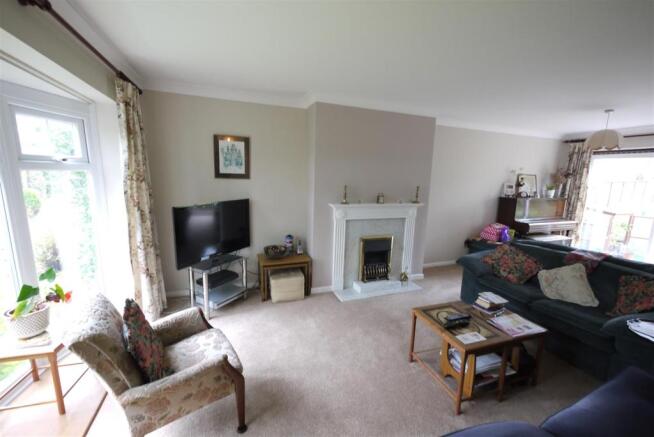 LOUNGE:-