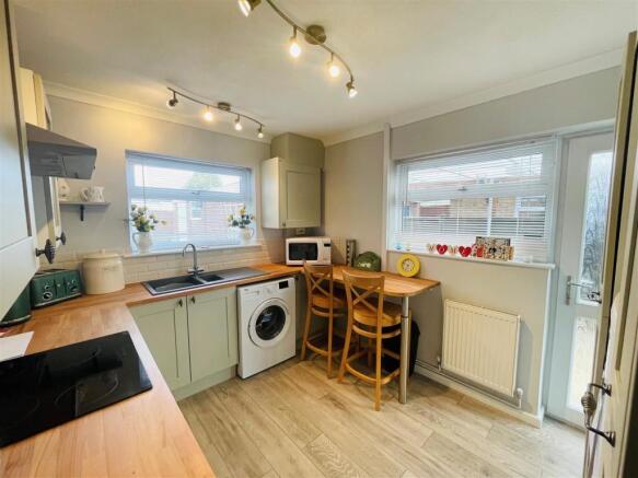 12lansdownkitchen.jpg