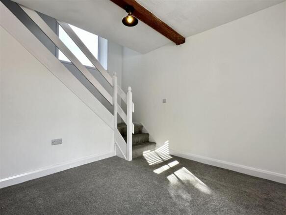 3 bed Detached to rent Image 9