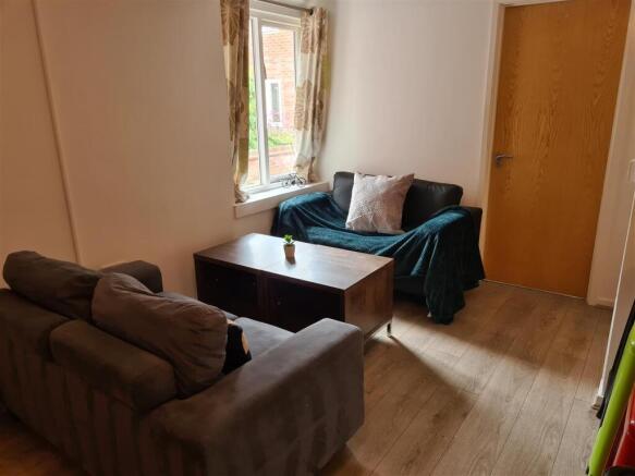 Flat 28 Living Area.jpg