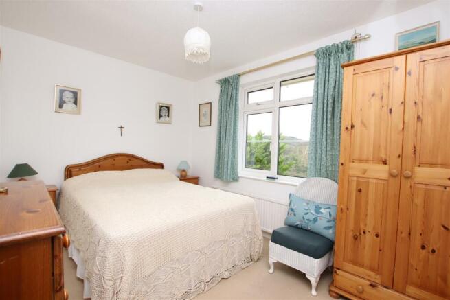 Bedroom 2.JPG