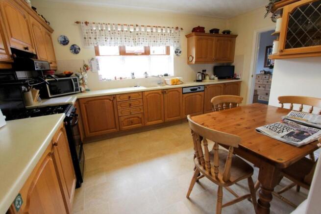 Kitchen - Copy.JPG