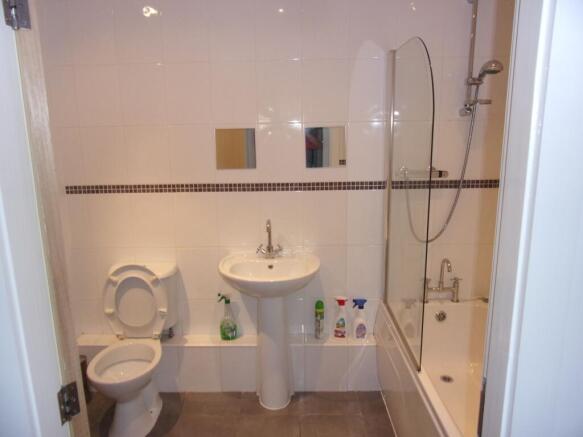 2 bed Apartment to rent Image 6