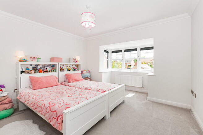 4 bed Detached for sale Image 10