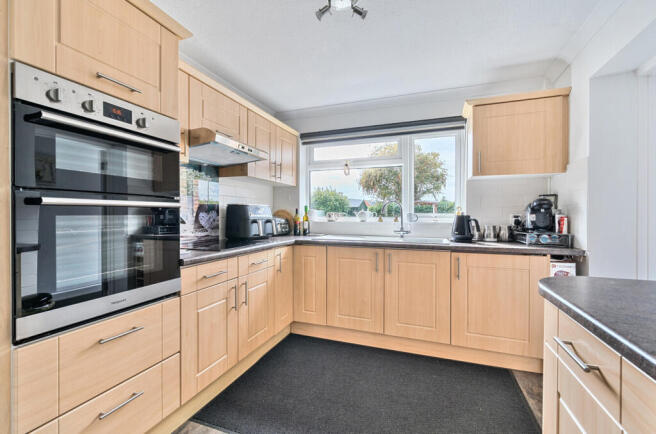 1342502-7-68a7620...