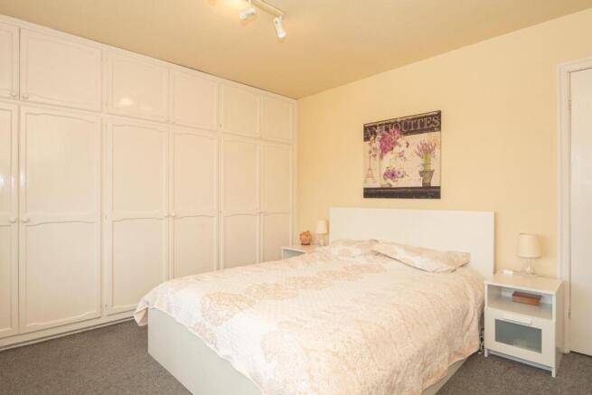 2 bed House to rent Image 12