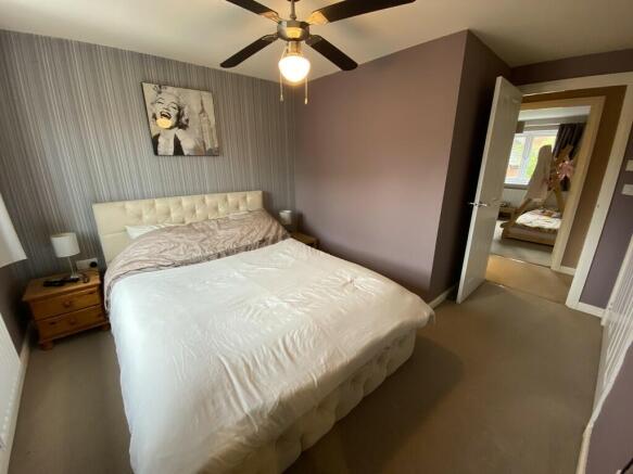 Master Bedroom (2...