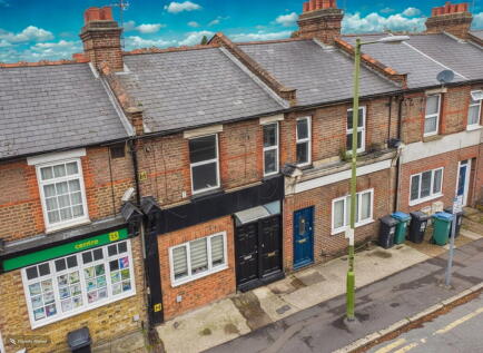 Harwoods Road, Watford, WD18 7RB