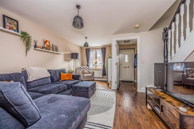 10 Letcombe Place, Horndean-Small-PorticoMarketing