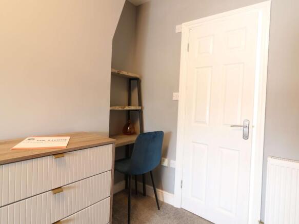 87 Middleton Room 8 3.JPG