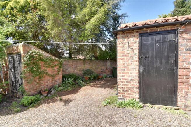 2 bed Terraced for sale Image 12