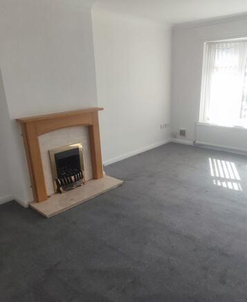 2 bed Semi-Detached Bungalow to rent Image 5