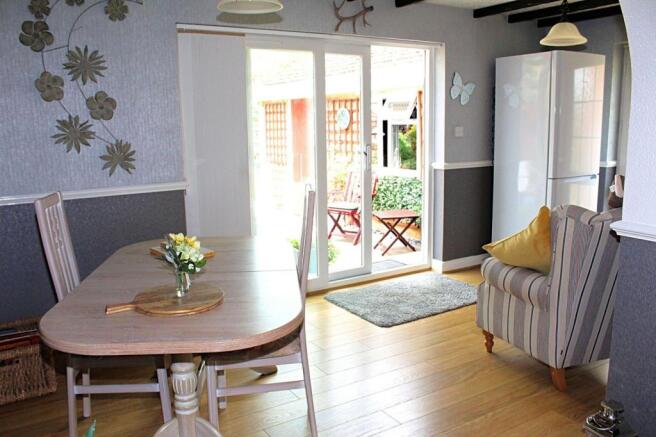 FAMILY/DINING AREA