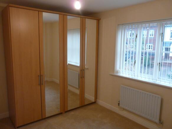 Bedroom 1 (Main)