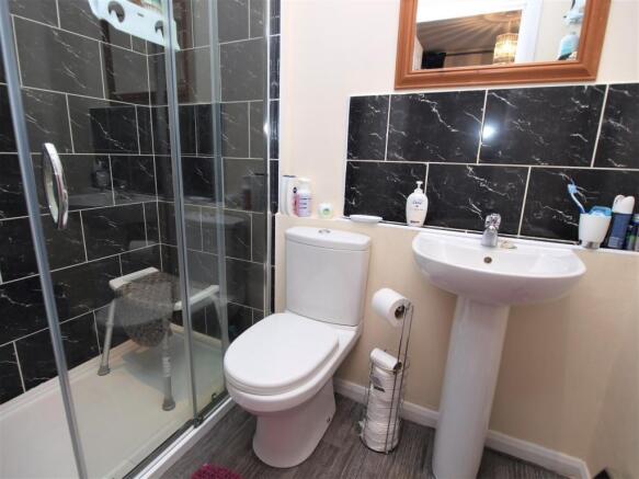 EN SUITE 