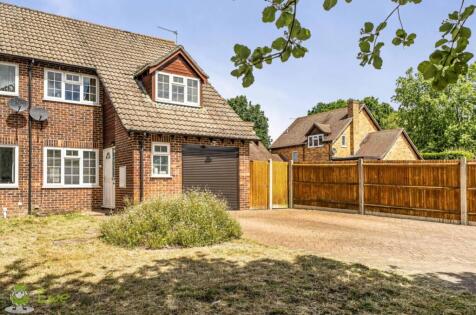 Sarisbury Close, Tadley, Hampshire, RG26