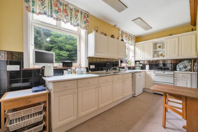 KITCHEN/BREAKFAST ROOM