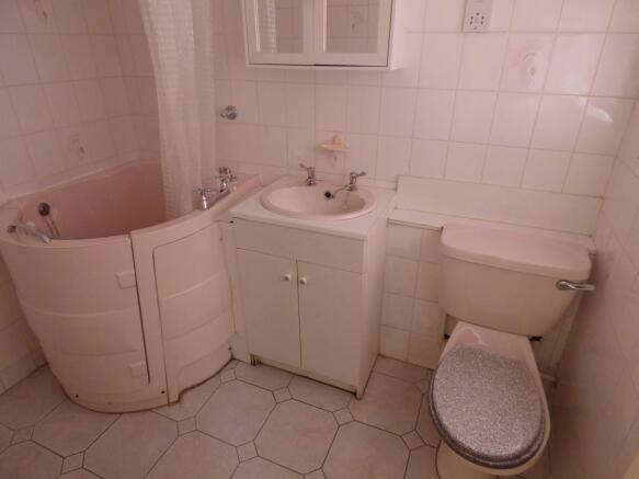 Bathroom.JPG