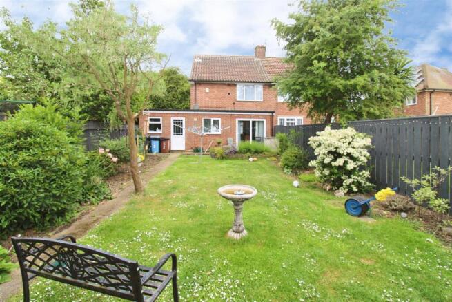 2 bed Semi-Detached for sale Image 9