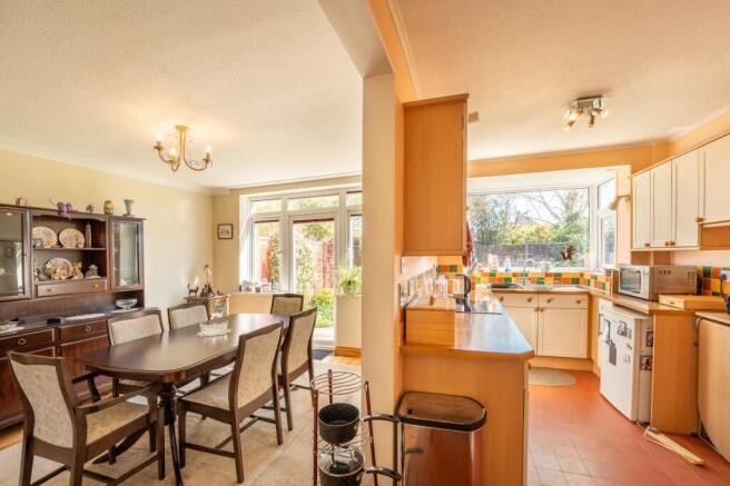 4 bed Semi-Detached for sale Image 7