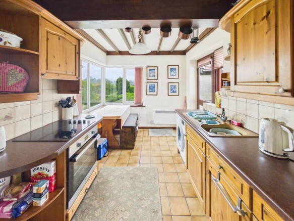 3 bed Semi-Detached for sale Image 7